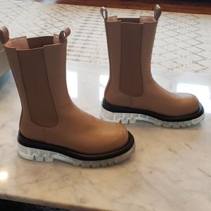 Looks like summer clear lug sole pull on boots